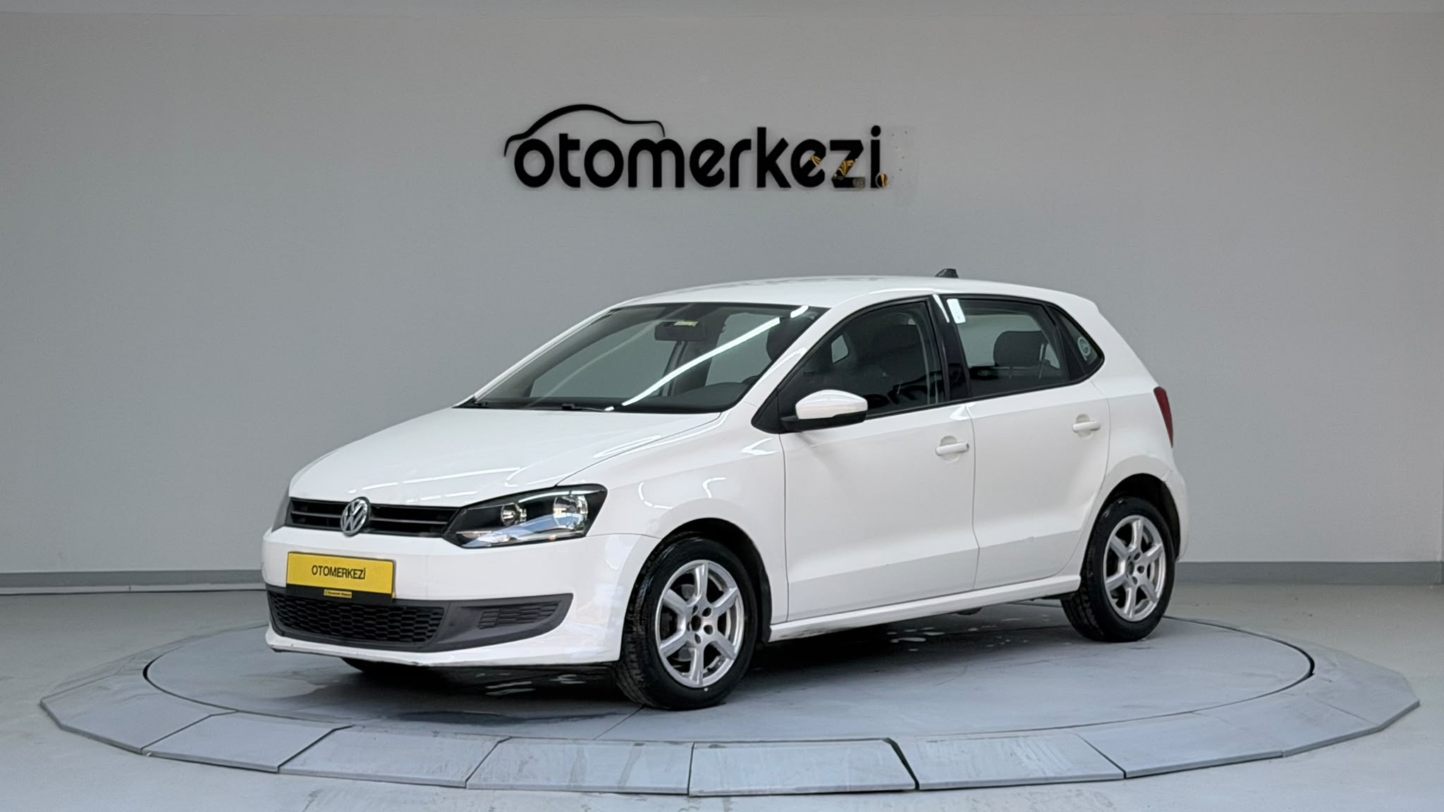 VOLKSWAGEN POLO 1
